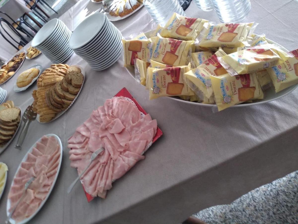 Hotel Meeting Белариа-Игеа Марина Екстериор снимка