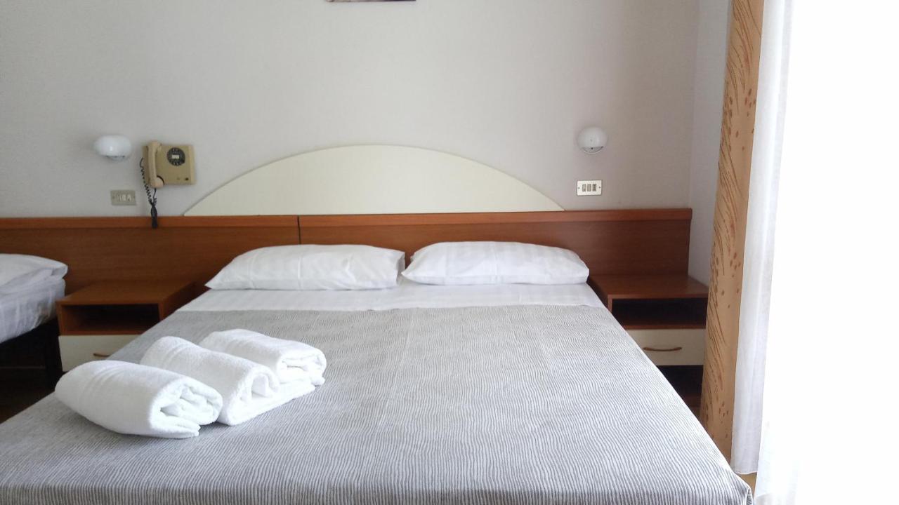 Hotel Meeting Белариа-Игеа Марина Екстериор снимка