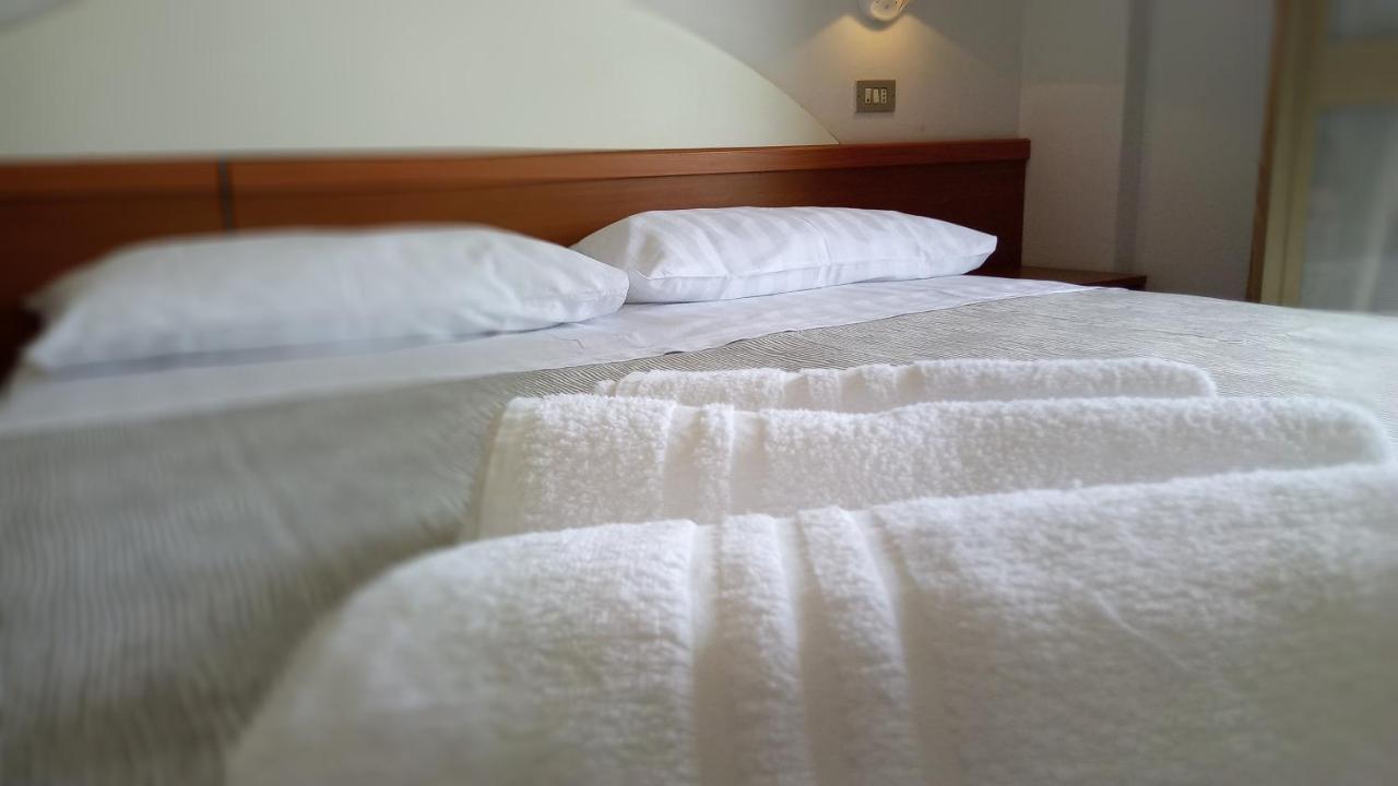 Hotel Meeting Белариа-Игеа Марина Екстериор снимка