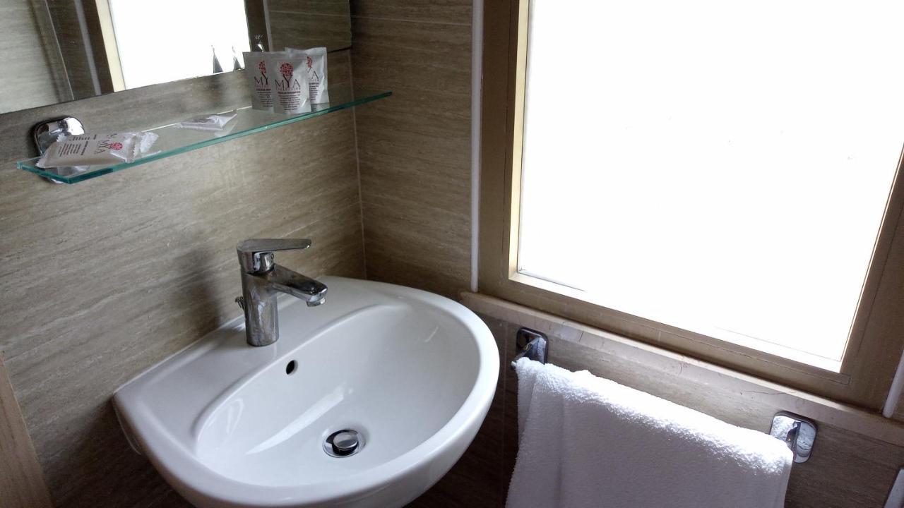 Hotel Meeting Белариа-Игеа Марина Екстериор снимка